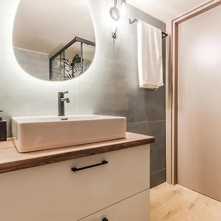 Echo Loft By Pro - *